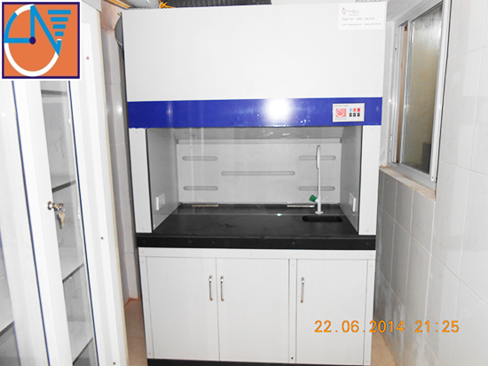 Tủ hút khí độc